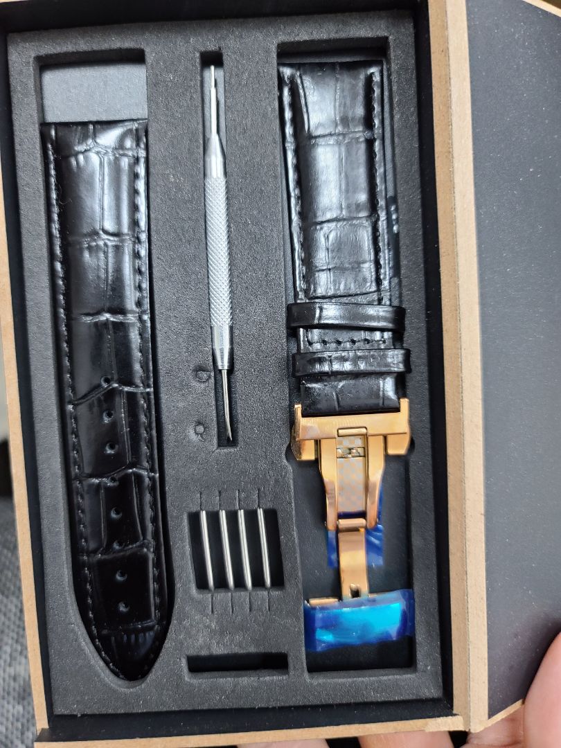 đơn hàng tôi đặt là dây đen khóa bạc mà tiki giao cho tôi sai hàng..tôi đề nghị các bạn nên kiểm tra lại đối tác bán hàng của mình để có những đơn hàng chất lượng hơn..thật sự đánh giá kém chất lượng hàng giao đợt này của tiki.