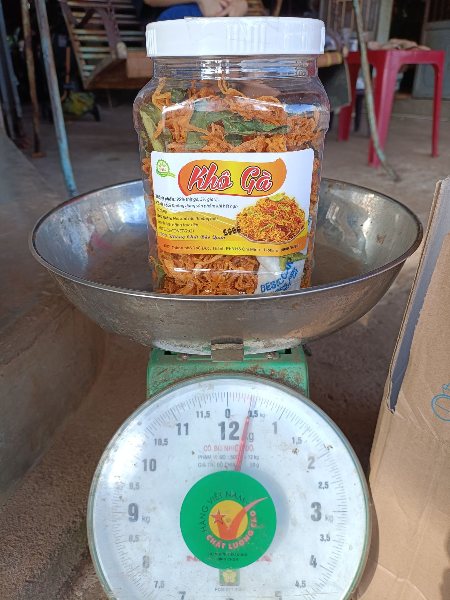 hàng cân thiếu, cả hộp mới được 0,4 kg, nhìn thấy ngon, nhưng chưa ăn lên chưa biết