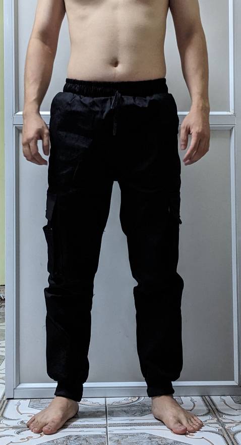 + Mình 1m64, 54kg. Size M vừa, form dáng đẹp.
- Vải hơi cứng, bị phai màu sau vài lần giặt, đường chỉ một số chỗ chưa tốt lắm, vài tuần đã bị bung chỉ. Đánh giá độ hài lòng 75% son vs số tiền 177k