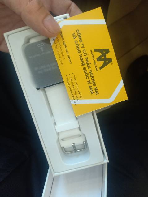 Dây đeo ko đúng màu. Đã liên hệ shop và đc phản hồi tích cực, tặng 1 đôi dây đeo đúng màu như ý. Thanks shop. Nhìn tổng quan đẹp, khá bắt mắt.