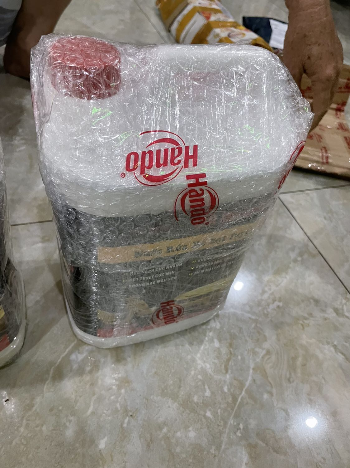 Mùi khá thơm mua lâu rồi quên chưa đánh giá, hihi, xài tốt, giá tiết kiệm, ban đầu shop giao nhầm nên liên hệ shop đổi lại hàng đúng, tiki giải quyết nhanh chóng