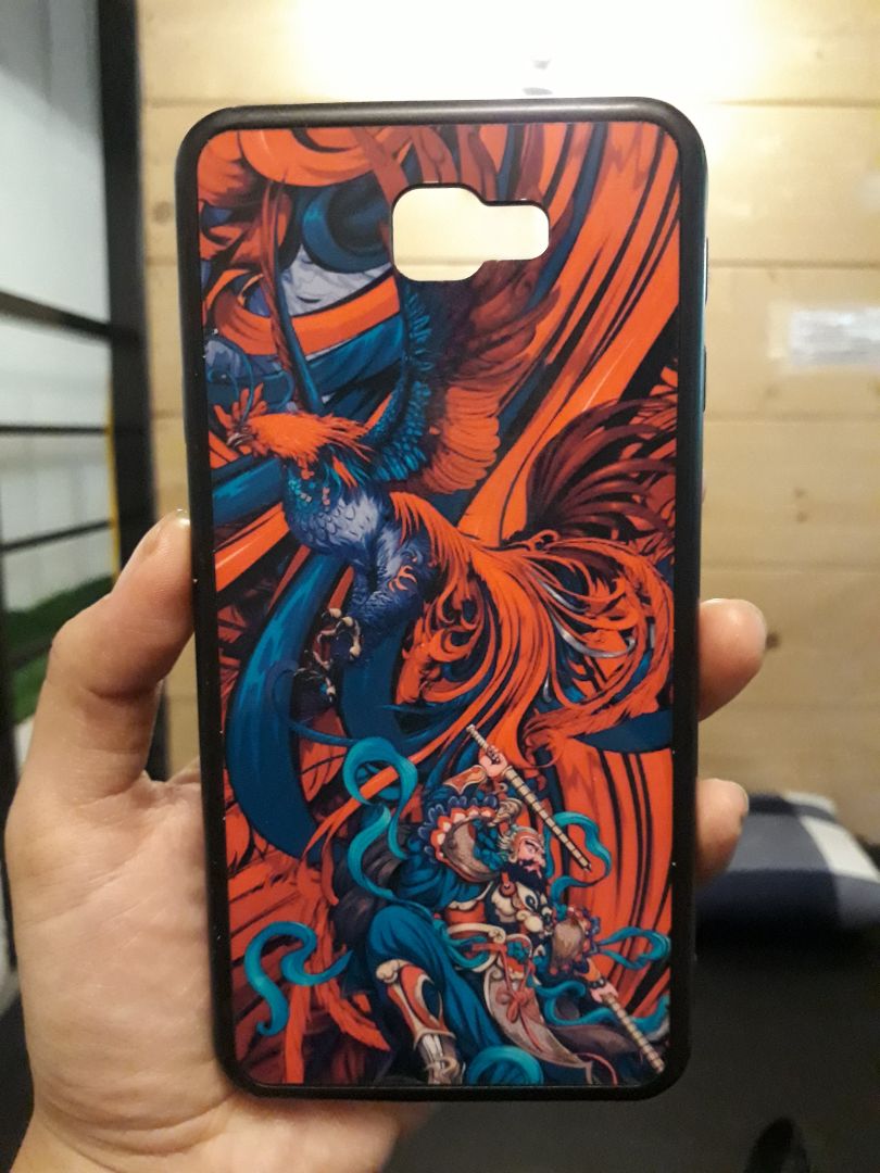 ốp lưng rất chắc chắn & màu siêu đẹp. cảm thấy cá tính hơn hẳn. lưu ý nhỏ là ốp dễ trầy & mau mờ. dùng chừng hơn 1 tuần là ko còn bóng đẹp nữa liền