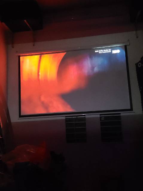 Màn hình giống như quảng cáo. Hình ảnh đẹp. Viettel giao hàng chậm hơn 1 ngày (thứ 6 giao thay vì thứ 5). Mua màn hình 120 inch chưa thử, 100 inch rất OK, chắc chất lượng hình ảnh giống nhau, chỉ khác kích thước.