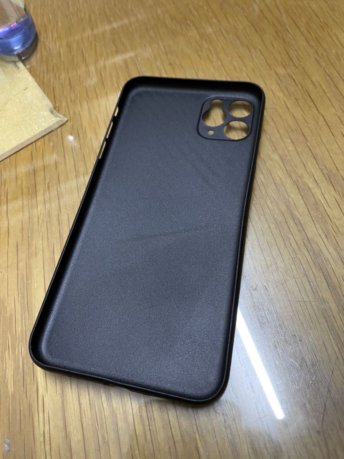 Giao hàng nhanh. Ốp nhìn hình thì cứng cáp, đẹp nhưng bên ngoài mỏng manh, nhìn ko đẹp như hình.