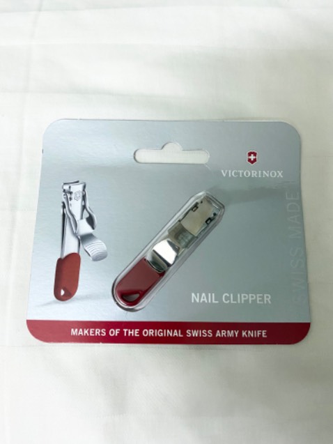 Giao hàng nhanh hơn dự kiến, đóng gói quá kỹ,  sản phẩm nhìn đẹp, sắc sảo, nhỏ nhắn xinh xắn, cắt thử thấy bén ngót, giá hơi cao nhưng tiền nào của nấy thôi.