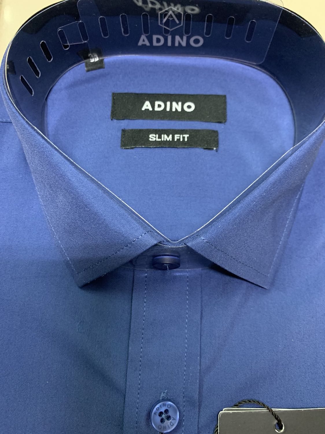 Shop cực kì thân thiện nha mn. Mình mua lần 2 ở shop rồi nhưng chất lượng rất tuyệt vời nhá. Mặc lên đẹp lắm. Nói chung áo đẹp giá đẹp mn nên mua nhé. Sẽ Ủng hộ shop tiếp.