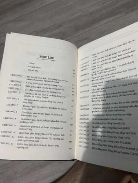 Đóng gói cẩn thận , sách đẹp , nhưng mà cái bìa nó kiểu thế hay sao mà mh dở ra là 2 cái đó tách rời luôn