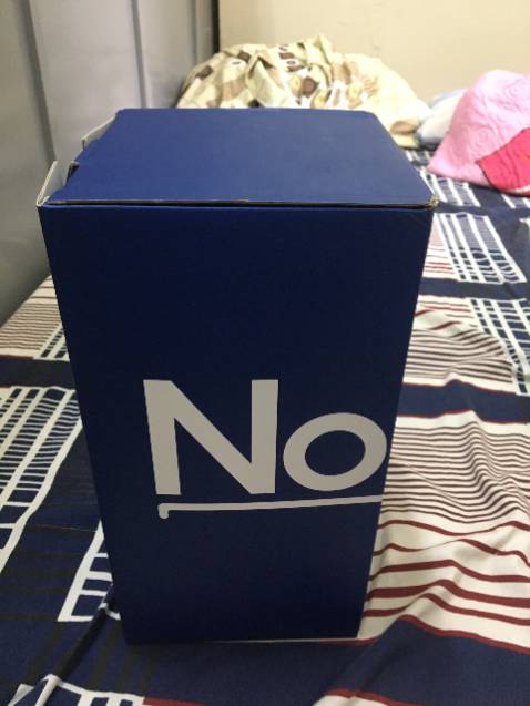 gối đường may chắc chắn, nhưng cao và không mềm. nằm xuống không thấy lún mấy nên vẫn là cao. mình bị đau cổ vai gáy đã cố chọn loại thấp rồi mà nhận gối nằm thử thấy khá thất vọng. bạn nào tìm gối thấp mềm êm thì không nên mua nhé. mình muốn trả hàng không biết thủ tục ra sao. nhờ shop liên lạc lại mình