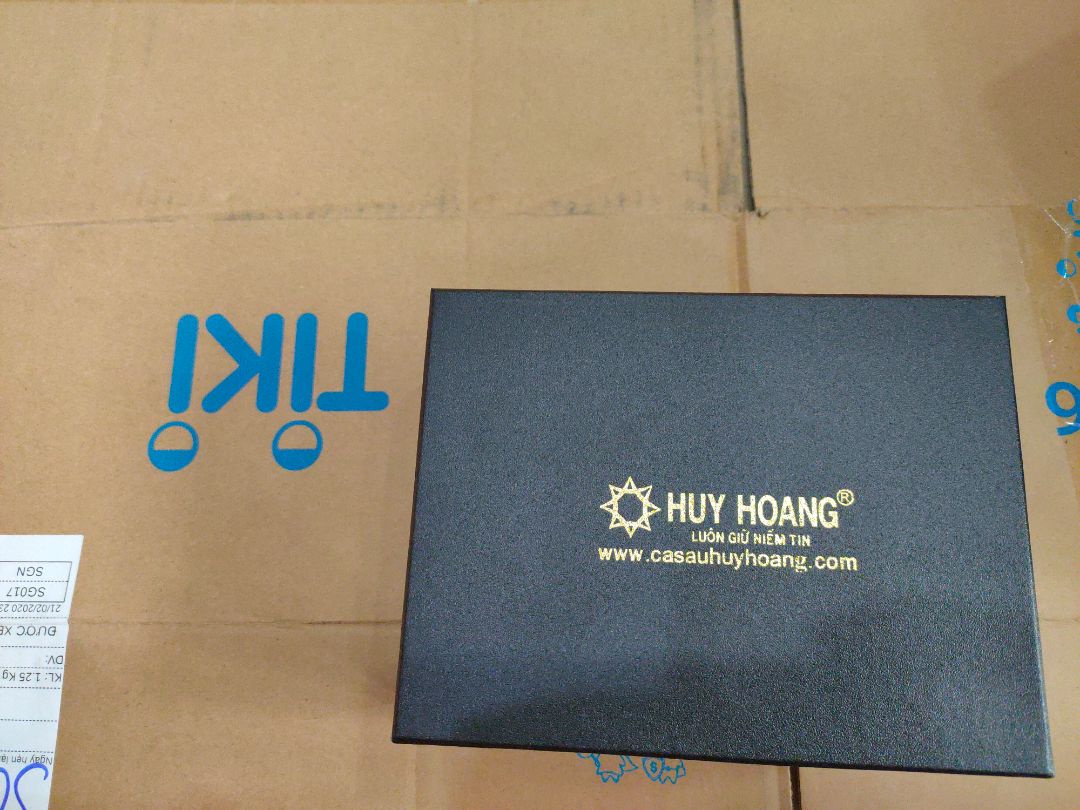 Thắt lưng đẹp, da thật có hộp và thẻ bảo hành 1 năm... rất tốt