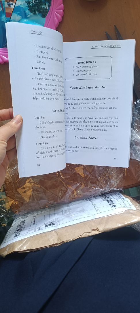 mình tưởng sẽ có nhiề hình ảnh để hình dung món ăn, vì mình mua cho em trai 12 tuổi, nhưng sách toàn chữ ko à.