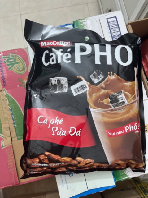 Cả nhà mình đều nghiện cà phê phố, thơm ngon, thêm một muỗng nhỏ bột kem cà phê là rất vừa miệng.