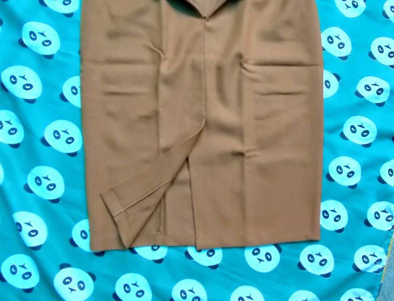 Giao nhanh- đường chỉ đẹp, chắc chắn, vải ok. Mình ít đánh giá nhưng làn này rất hài lòng. Sẽ ủng hộ shop tiếp. From cực chuẩn. Mong shop vẫn tiếp tục như vậy. Chúc shop bán đăt hàng.❤️❤️❤️❤️❤️