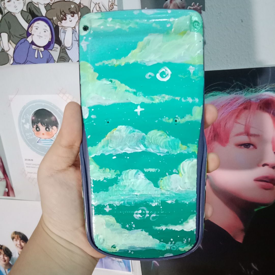 màu ra rất là mượt, thiết kế thon gọn nhưng mà nhỏ quá không đủ khiến mình phải mua 2 lần lận :))) cũng nhờ màu này mà mình có thể tạo ra những sản phẩm cực kỳ xinh xắn luôn. Chỉ mong nhà xuất bản làm sao cho tuýp màu này bự hơn để xài đã hơn mà thôi hihi ^^