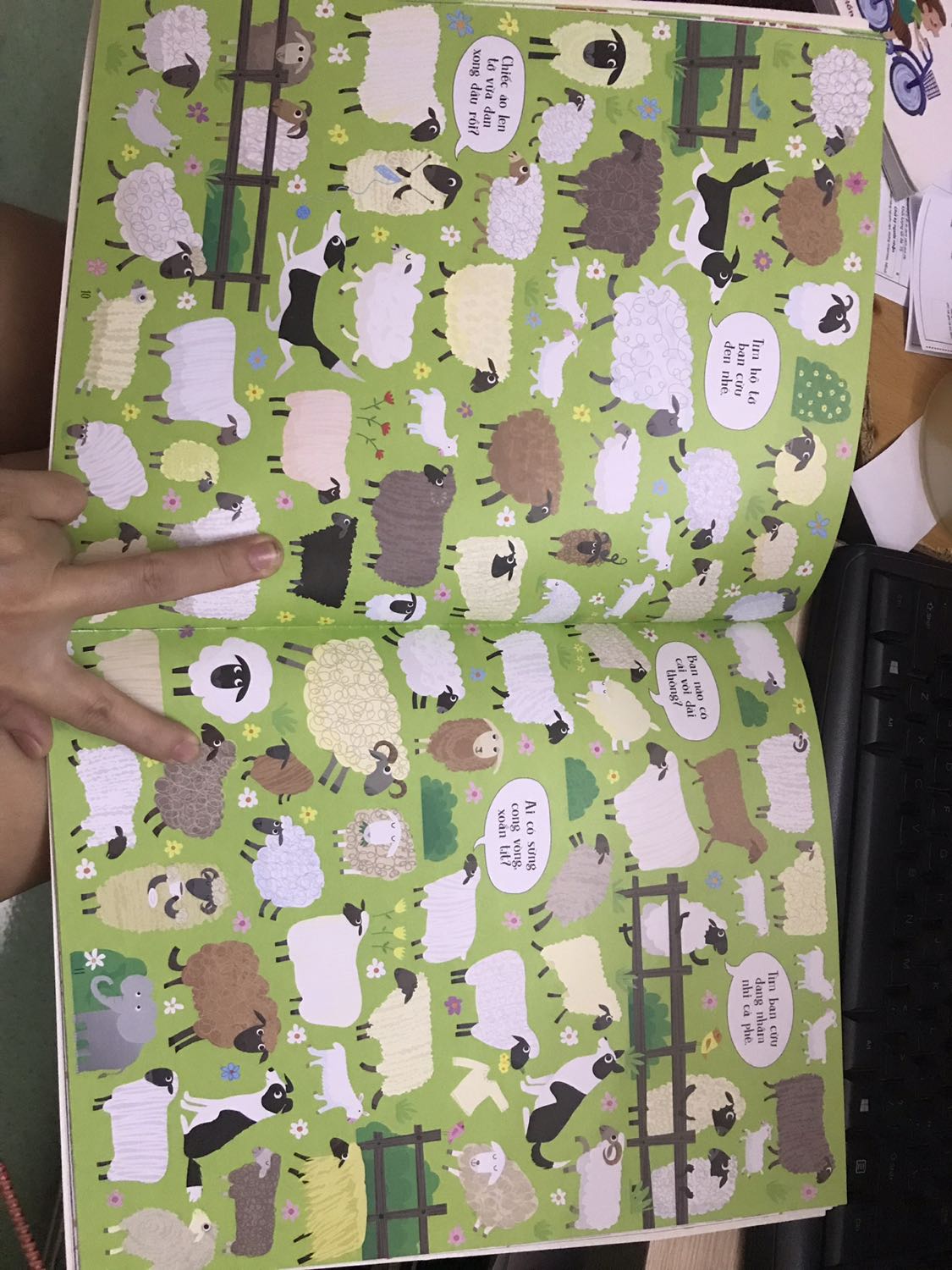 Giá cao hơn những cuốn sách khác mình đã mua. Ảnh chỉ nên in 1 bên, in tràng ra 2 bên tập khiến khó nhìn. Bạn tập tinh mắt nhưng in ảnh 2 tờ kiểu này bé không thích lắm