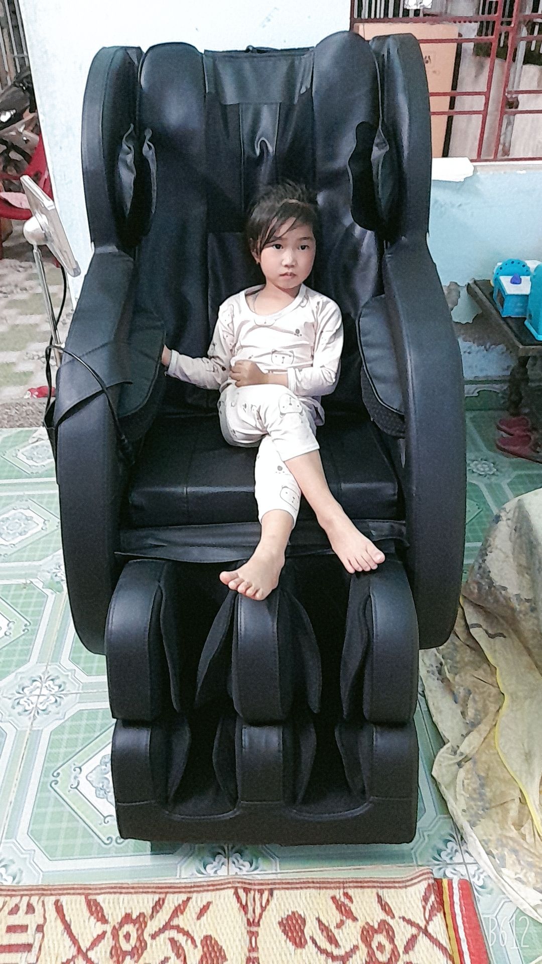 mua tặng ck thẤY ck mình ưng lắm còn cai cả thuốc lá nữa .hihi.mình ngồi ké chỉ thích chế độ đưa nôi thôi. mẫu nhí cho mẹ chụp