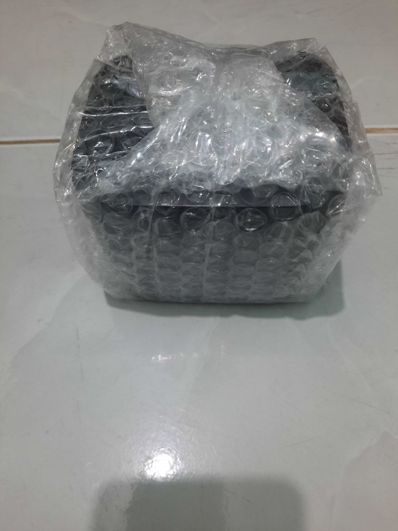 Hàng chính hãng, chất lượng và có bảo hành, dễ sử dụng dành cho người lớn tuổi. nhưng giao hàng sớm hơn thời gian dự kiến nên không chủ động để nhận hàng gây khó khăn trong công việc. không hài lòng về giao hàng lắm.