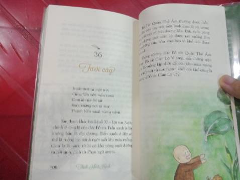 Sách Từng Bước Nở Hoa Sen của thiền sư Thích Nhất Hạnh nội dung rất hay như cách thiền sư truyền tải nội dung nuôi dưỡng tâm hồn. Sách được trình bày in màu toàn bộ nhìn rất là đẹp mê ly, mình rất là thích luôn ạ. 10 điểm cho một tác phẩm hay và in ấn đẹp mắt. Mua liền đi mọi người ơi! Tiki đóng gói sách cẩn thận, giao hàng nhanh chóng.  Cảm ơn Tiki nhiều ạ!