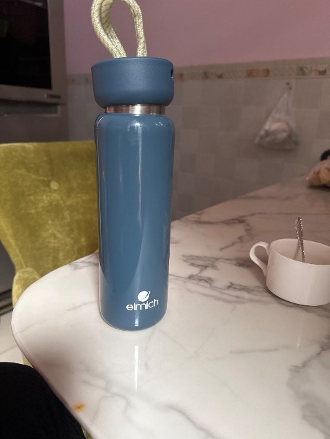 Bình đẹp, sang trọng! Cỡ bình dạng ốm, dài thon thanh mảnh!