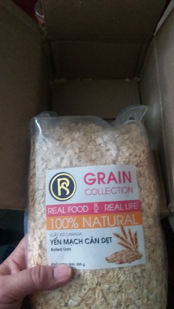 bao bì bị rách và đổ ra phía ngoài