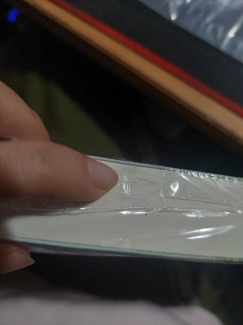 Rách seal, bị bẩn nhẹ