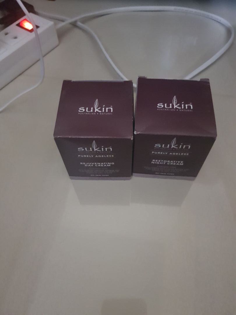 officially imported with Vietnamese subtitle enable consumers to buy and trust the maker.