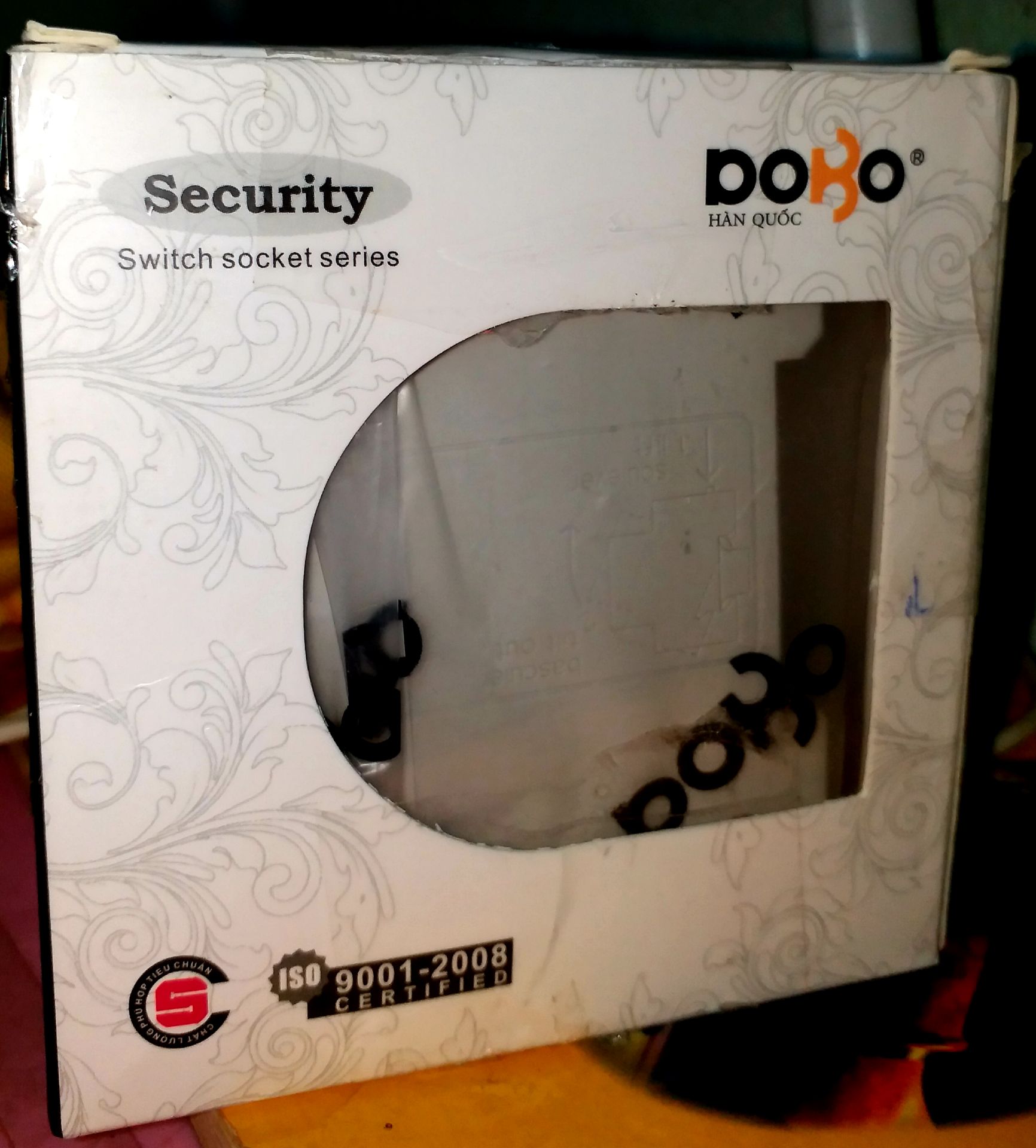 Cần gạt cụt nên không tiện cho tắt mở nhiều lần. Chỗ gắn dây thì tuyệt vời, tốt hơn Panasonic Thái. Tuy nhiên có cắt được dòng rò về giá trị cũng như tốc độ thì sản phẩm không có clip đánh giá nên chỉ mua niềm tin là chủ yếu