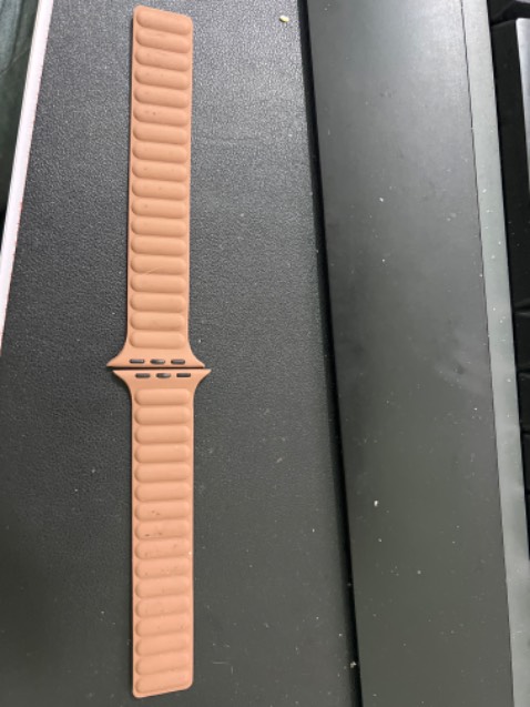 Đeo vào đẹp nhưng ko chắc chắn vì hay bị tuột, rơi đồng hồ khỏi tay.
9 điểm hình thức, 0 điểm vì hay rơi đồng hồ