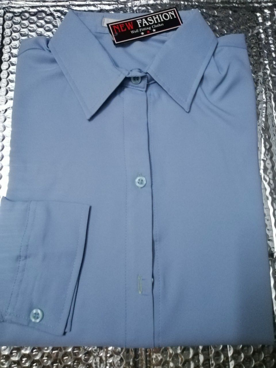 Vải mịn mặc mát, áo rất đẹp, rất phong cách, màu mình cũng rất ưng ý