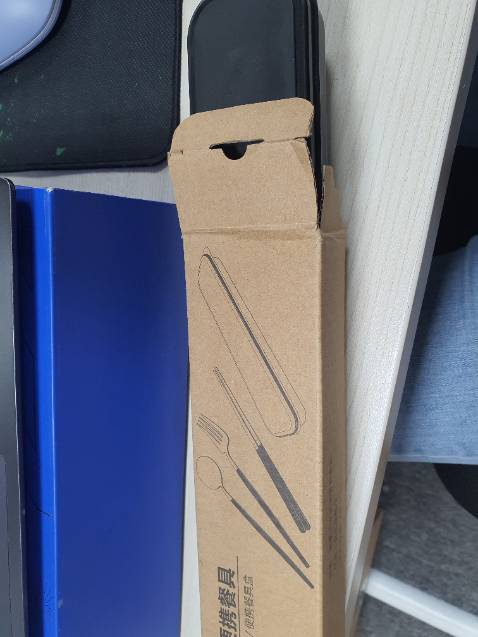 Mình đặt 2 bộ muỗng đũa màu tím, shop giao 2 bộ màu đen, rấy ư là bực bội.