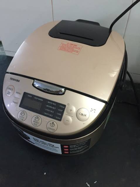 Ngoại hình rất đẹp , nấu cơm rất ngon , nói chung là rất tuyệt , còn độ bền phải chờ thời gian .