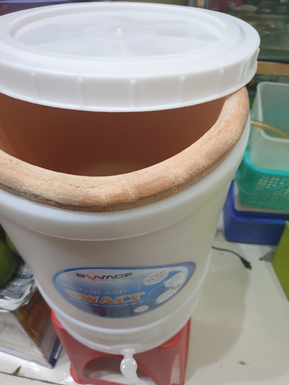 Bình lọc nước nhanh. Tuy nhiên có lẽ vì giá thành nên chất lượng bình nhựa hơi mỏng. Tiki đóng gói rất cẩn thận, giao hàng nhanh.