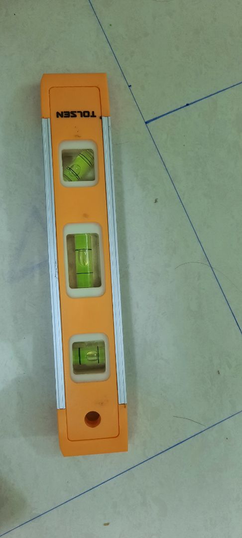 Giống hàng tồn kho, thước bị lệch 1 bên, xoay 2 đầu ra 2 kết quả