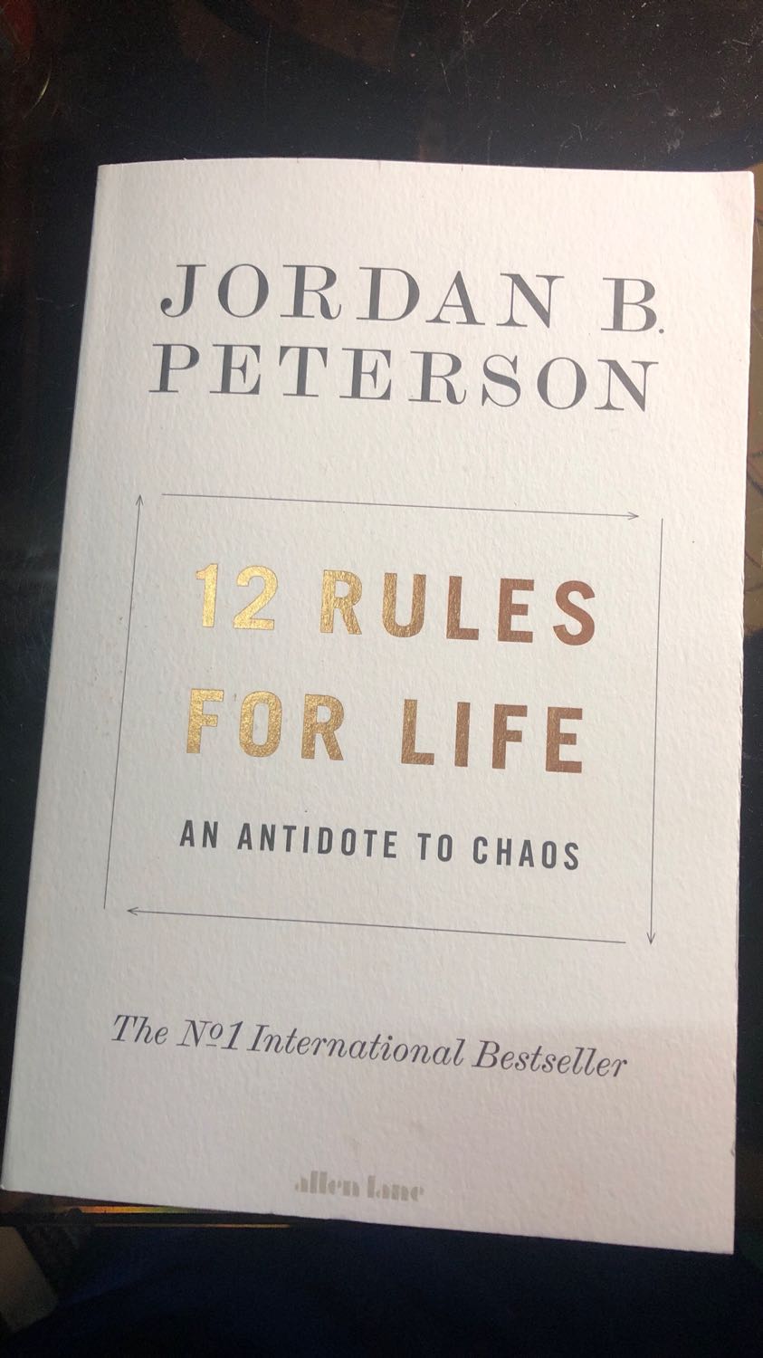 Tại sao loại bìa ghi là Hardcover ( bìa cứng) mà em lại nhận được paperback ( bìa giấy) ? Em nghĩ là nên sửa lại. Em hơi thất vọng vì nghĩ là quyển bìa cứng. Bây giờ em muốn đặt thêm bao bọc ngoài thì có được không ạ?