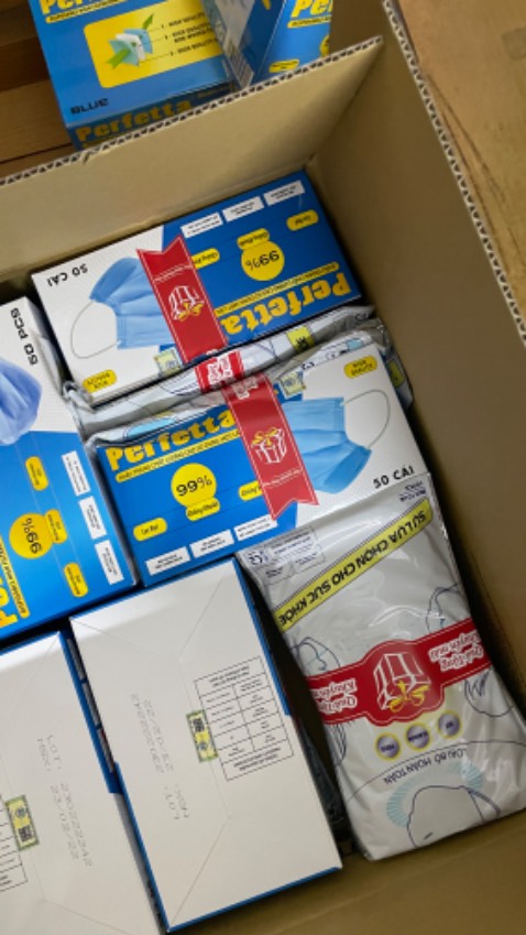 Quá là rẻ luôn, rẻ hơn cả trước dịch mà còn được tặng quà