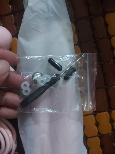 Dây nhảy đẹp, tay cầm có chống trượt rất chắc chắn, màu đẹp giống hình shop đăng,  mua dùm bạn khen quá trời, nên mua nha mọi người.