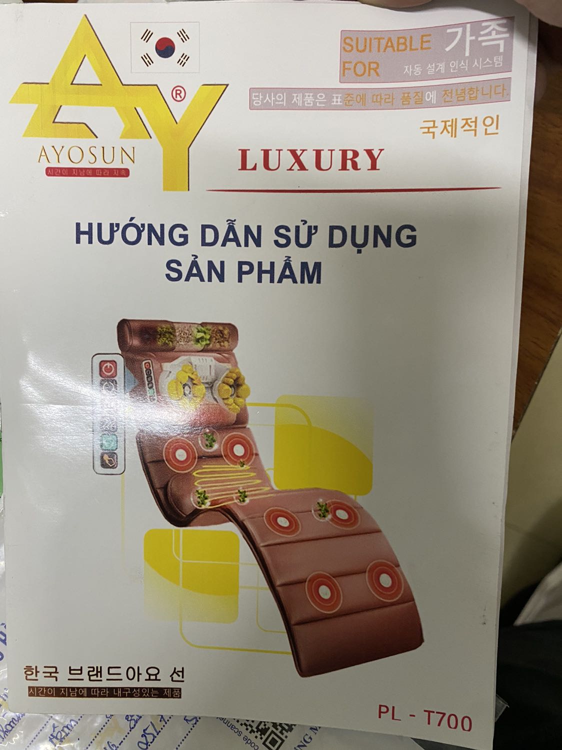 Dùng thử 1 tuần thấy sài ổn. Massage lưng, mông, vai tốt. Sản phẩm bảo hành 5 năm có giấy bảo hành chính hãng. Vỏ đựng sản phẩm toàn tiếng Hàn, tuy nhiên ko thấy thông tin sản xuất ở nước nào.