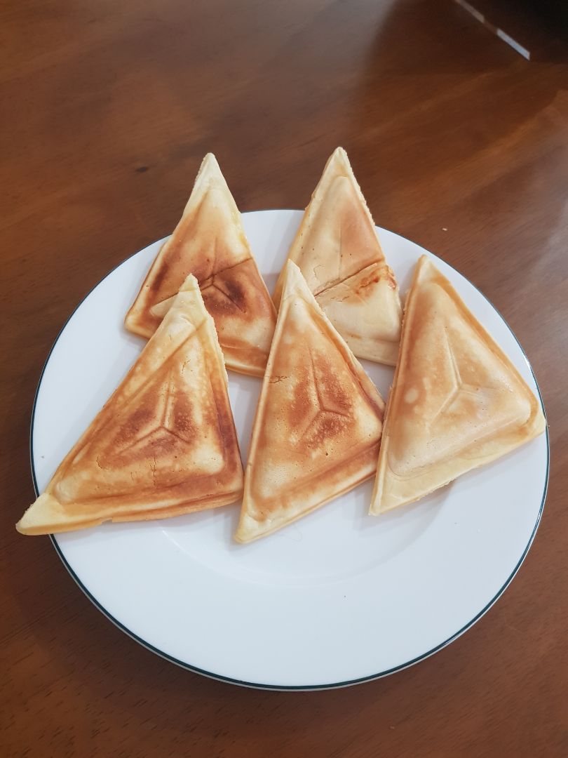 máy ok..nhiệt ngay tay cầm nóng nhiều hơn.phải làm nóng máy trước nướng thì nhanh hơn nè.