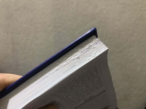 Nội dung tốt hay, đáng mua. Nhưng sách giao cho mình có phần góc bị dính giấy, khá khó hiểu về người đóng sách