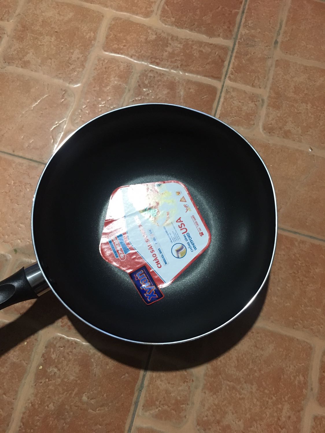 Chảo méo bên phải nhìn rất xấu luôn, hình như nhà cung cấp Trunlinh baby thường xuyên bán hàng sunhouse hư hỏng nhẹ nên giá rẻ !