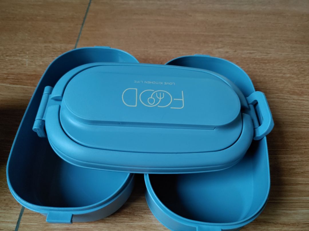 xài tốt, không bị tràn, dễ vệ sinh. khuyết điểm là đệm silicon hay rớt ra quá.