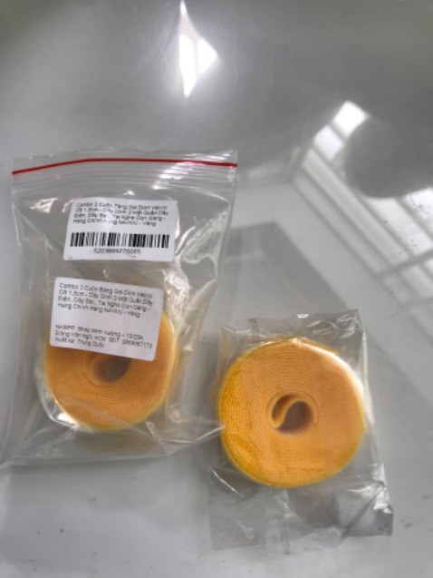 Rất tiện. Giá mà shop cho chọn 2 cuộn 2 màu.