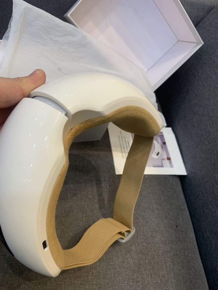 Giao hàng siêu nhanh luôn, trong ngày là nhận được ngay.
Nhìn chắn chắn, máy dùng ổn, có nhiệt hồng ngoại, pin trâu.
Nhân viên tư vấn dễ thương, nhiệt tình.