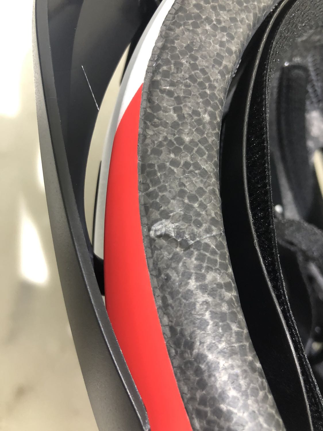 Nón bị móp vầy nè shop ơi