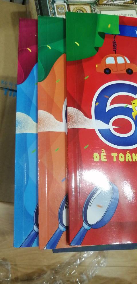 Giao diện cũ, bìa gãy, góc cong vênh, vài chỗ bị dơ. Mua cobom 3 quyển cũ y chang nhau