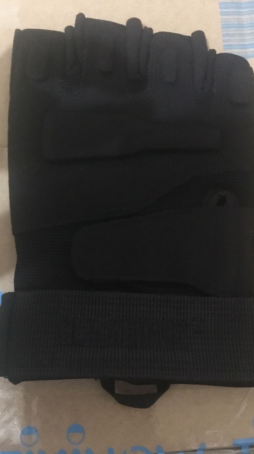 Giống trong hình. Ok hài lòng. 
Giao hàng nhanh hơn dự kiến.