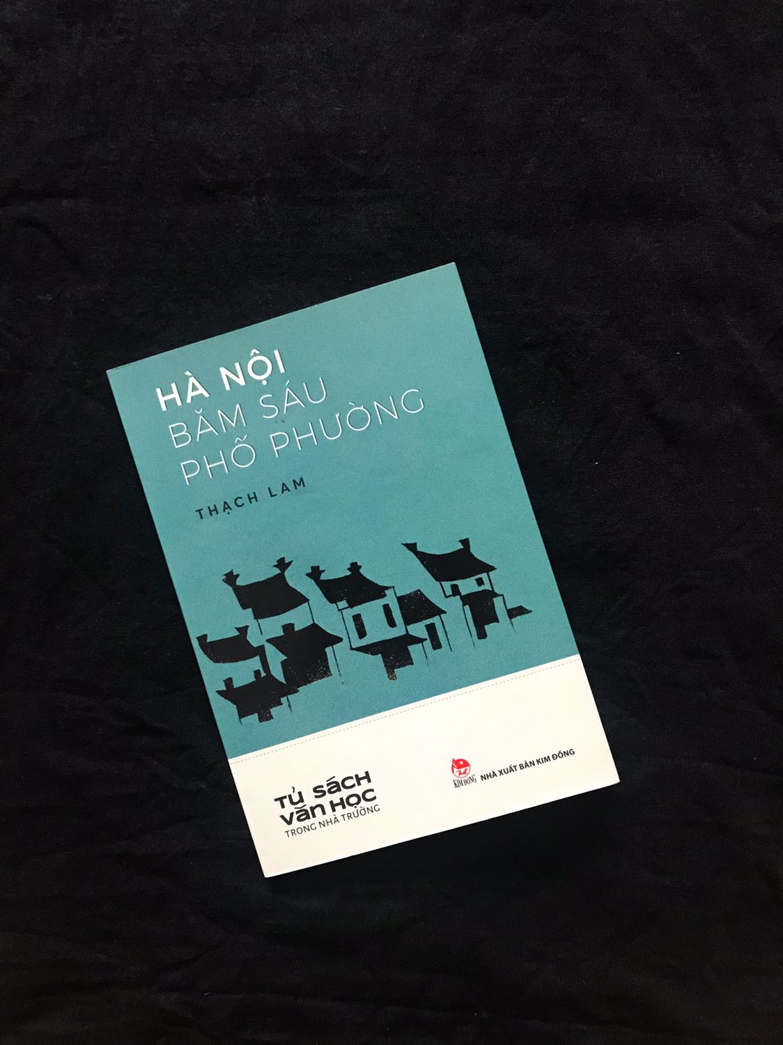 Nội dung chỉ khoảng 80 trang nên sách khá mỏng và nhẹ. Tiki giao hàng nhanh, đóng gói tốt!