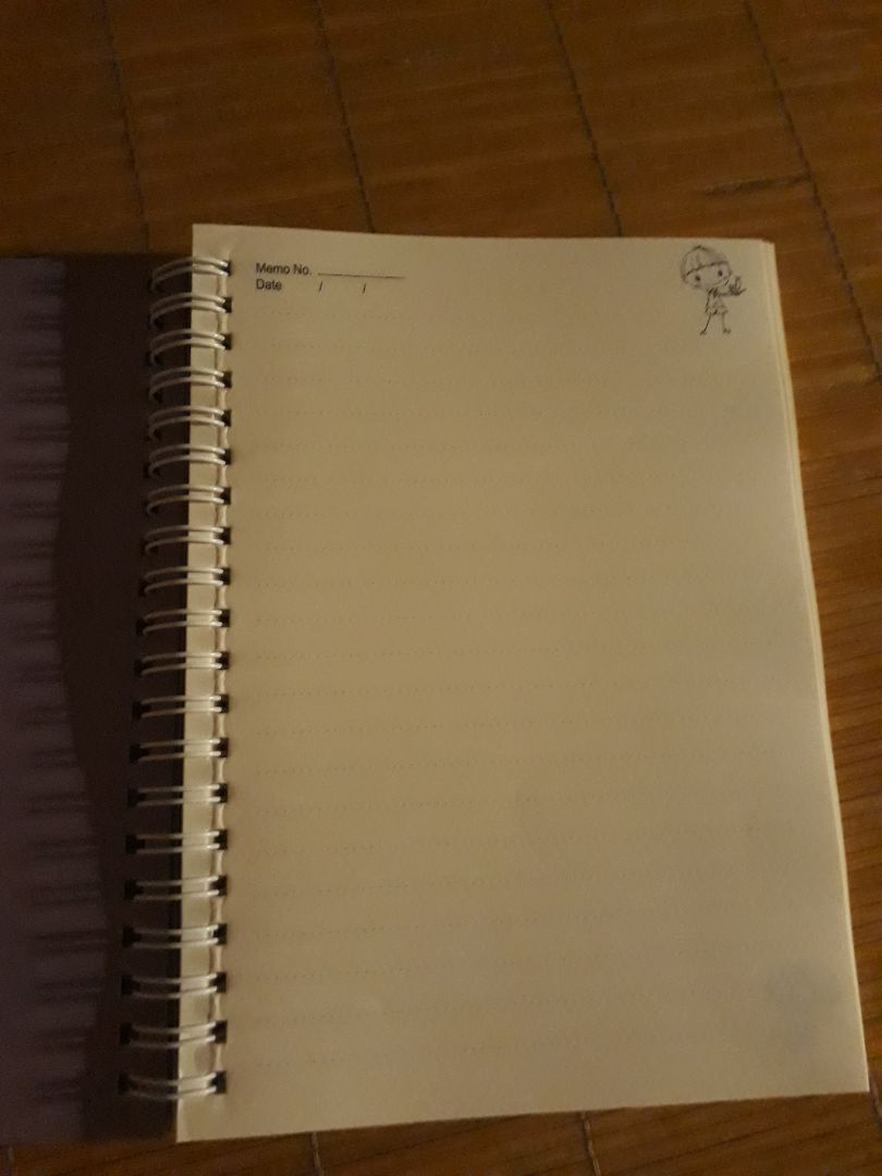 ui, sổ siêu cute luôn , giấy cũng đẹp nữa♡