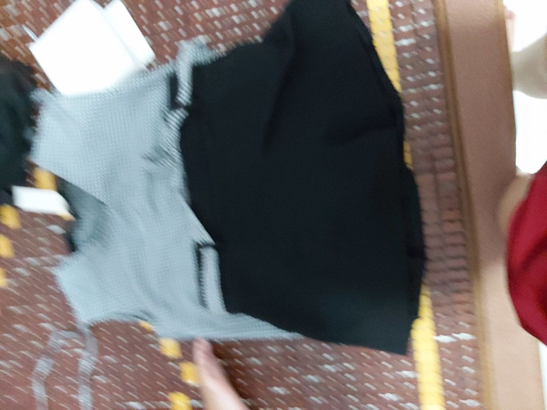 áo vải khô xấu chỉ có quần thì cũng đc.phải bỏ cái áo