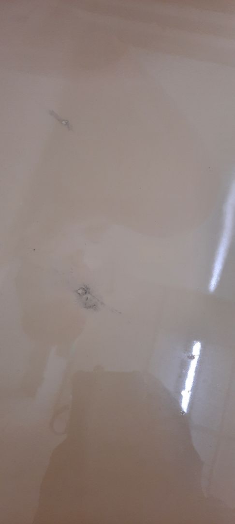 Nội dung stiker k ăn khớp với trang sách, khó bóc dán