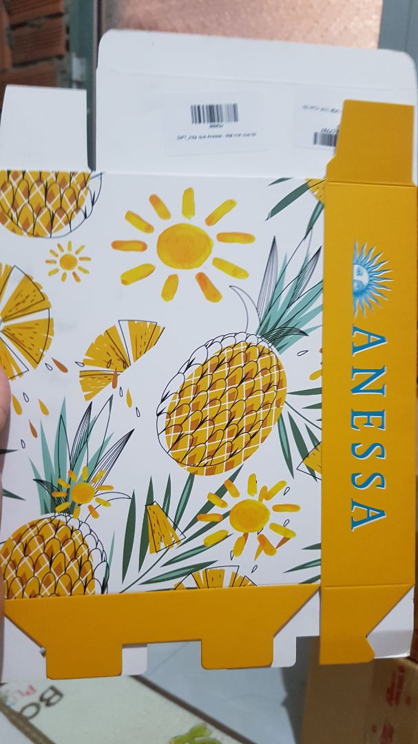 M chưa sd sp nên chưa đánh giá chất lượng sp. M chỉ đánh giá cách tách đơn của tiki. M mua bộ kcn đc tặng 1 hộp nhỏ xíu nữa thêm hộp quà. M ko biết hộp quà là cái j mà nó tách ra riêng với phí vận chuyển gần 19k. m đâu làm j đc khi tiki tự tách đơn. jo m nhận sp thì ra là cái hộp để gói quà. M chẳng biết làm j với nó. Có mỗi cái hộp nhẹ tênh quà tặng 0đ mà tính tiền vc. Chẳng thà nó đi kèm với sp nào có gtri thì m ko nói, hoặc cho đi chung với sp m mua đi cho hợp lý. bên này đã tính tiền phí vc rồi mà. M thấy ko hợp lý chút nào.